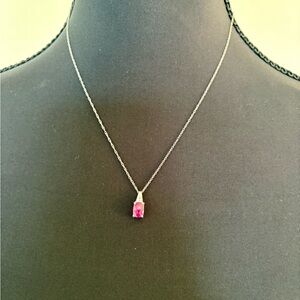 Elegant Silver Necklace with Pink Gemstone